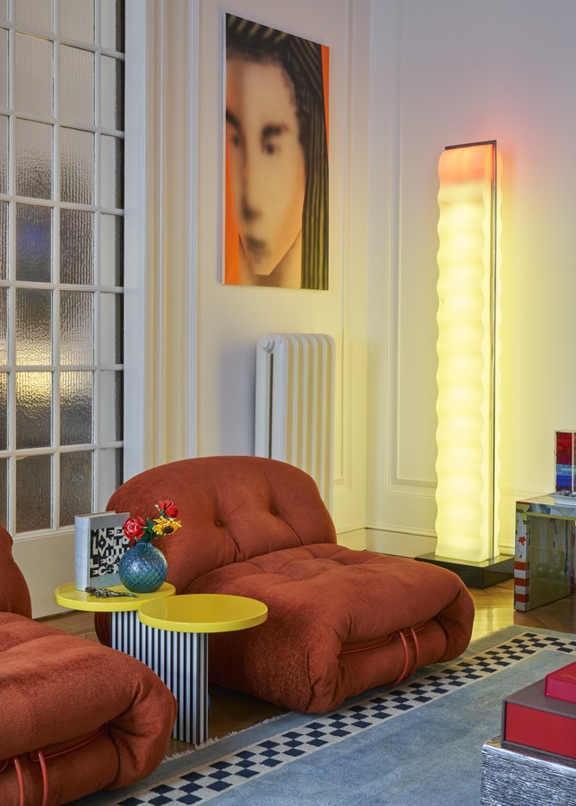 Sedute, colore e luce naturale
