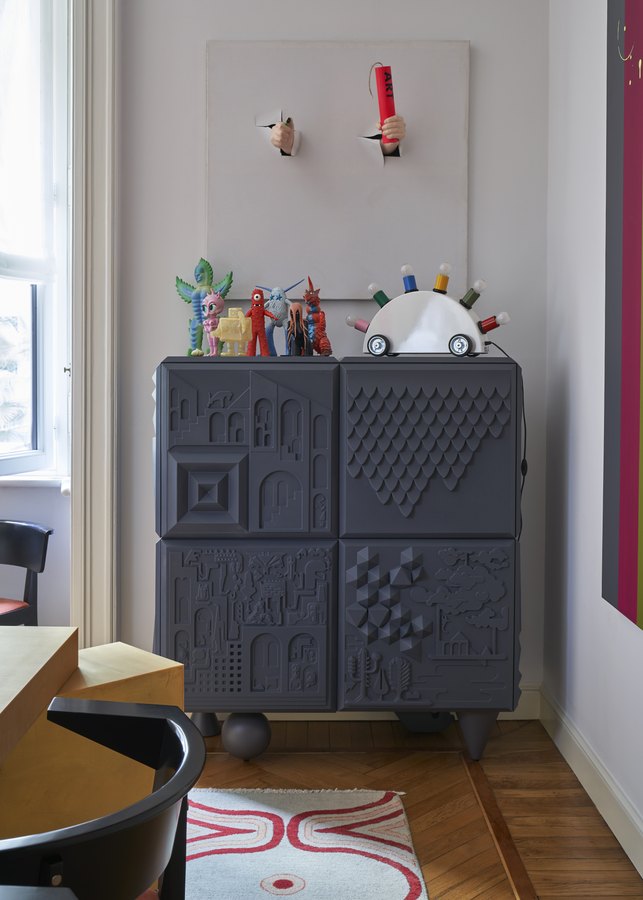 La credenza e gli oggetti
