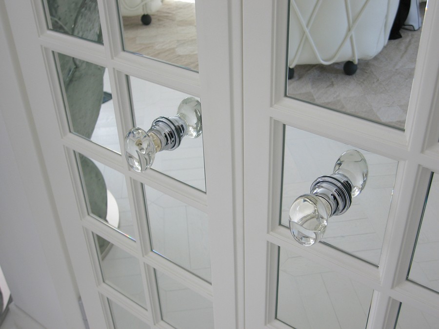 Glass, reflections and details