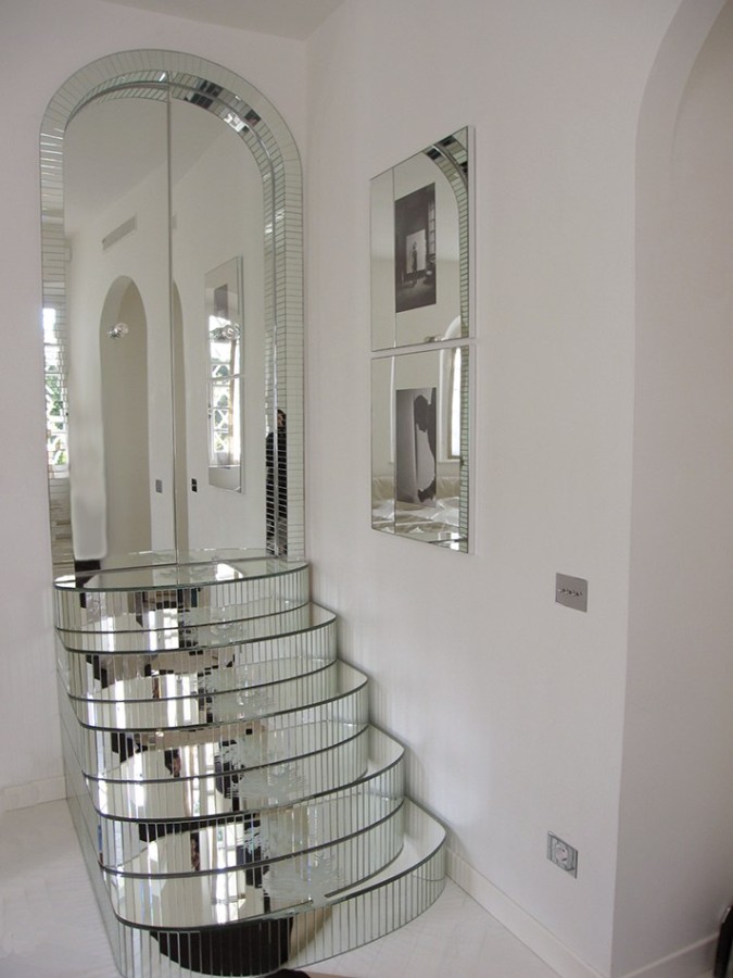 The mirrored chest